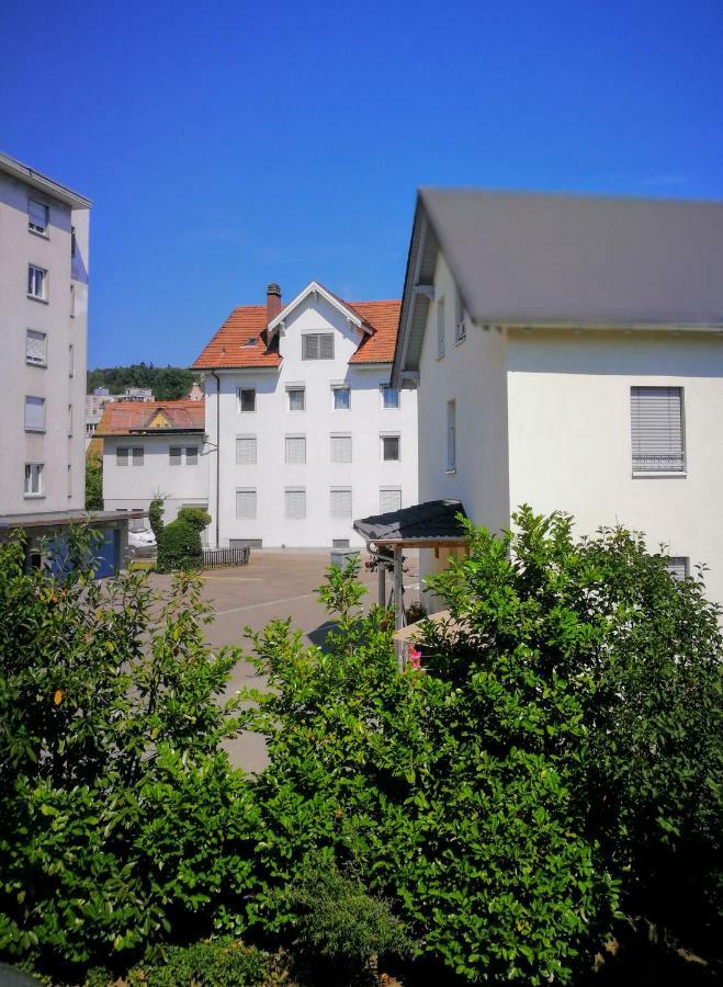 Rooms-Zimmer Neuhausen Am Rheinfall Exteriér fotografie